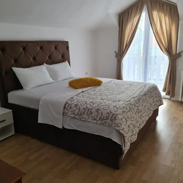 JS apartmani, hotel in Nikšić