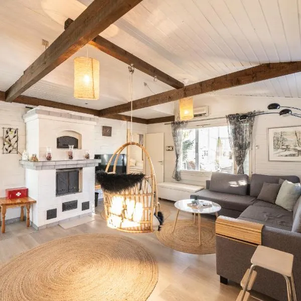 Villa Einola- modern rivercottage, hotel v destinaci Pori