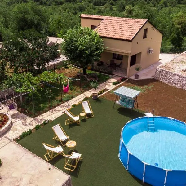 Aria, hotel in Cetinje
