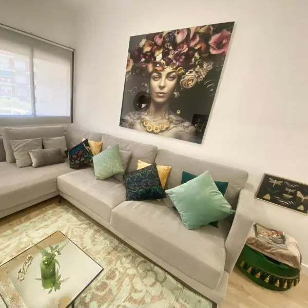 Barcelona Chic Apartments- Free Parking - 10 min BCN centre by metro, hotel v Barceloni