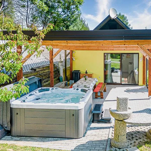 Ladybug House With Whirlpool - Happy Rentals, ξενοδοχείο σε Fokovci