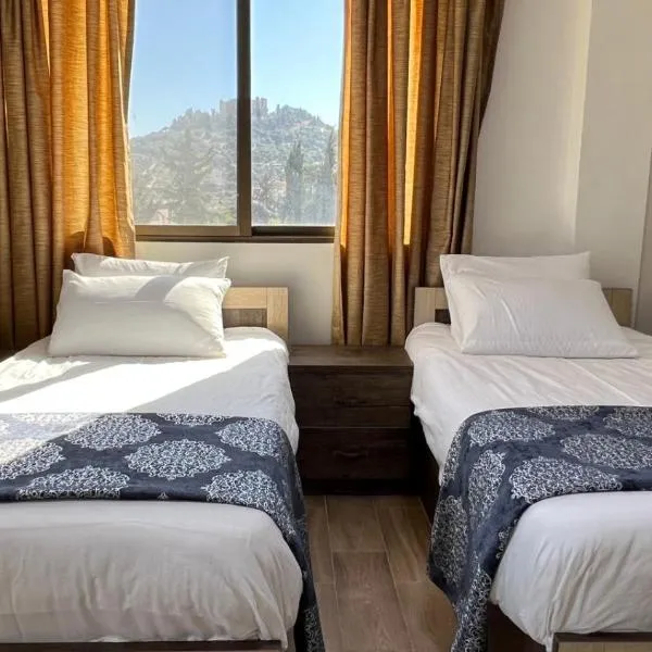 Al-jabal castle Hotel - Ajloun, hotel v destinaci Ajloun