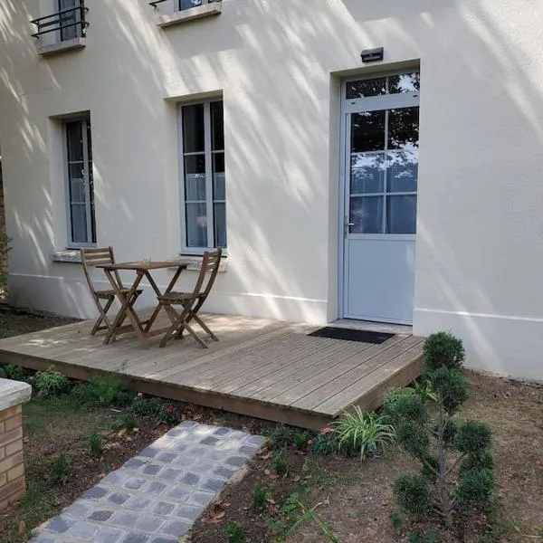 La Grelauderie 2, hotel v destinaci Saintes