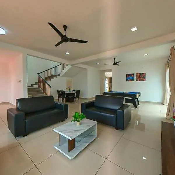 Desaru Spacious 6 Rooms Bungalow 22paxes KTV-Billard-BBQ-Netflix, Hotel in Kota Tinggi