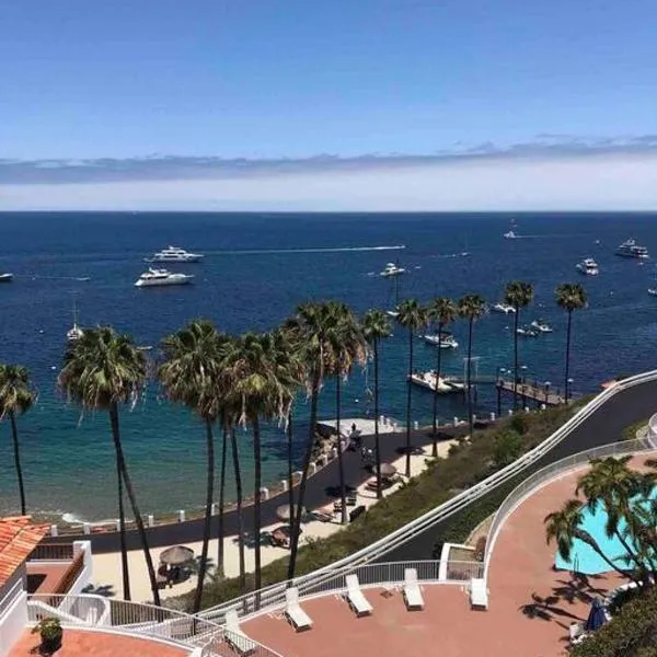 Hamilton Cove Panoramic Ocean View Condo #2/32, ξενοδοχείο σε Avalon