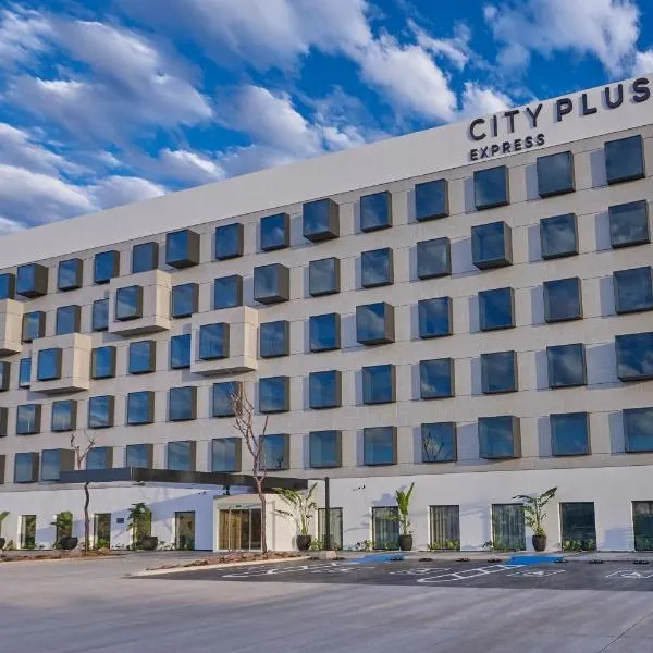 City Express Plus by Marriott Mazatlan, hotel in Mazatlán