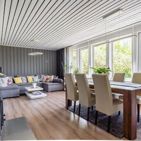 Fantastic 170m2 Villa with a big garden, Hotel in Pärnu