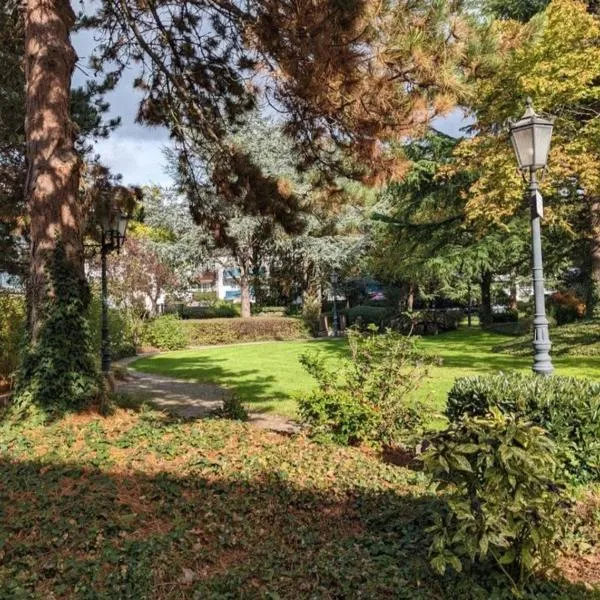 Schöne Gartenwohnung Düsseldorf, hotel in Düsseldorf