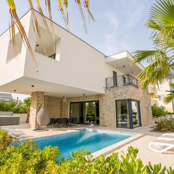 Villa FGstar، فندق في مورتير