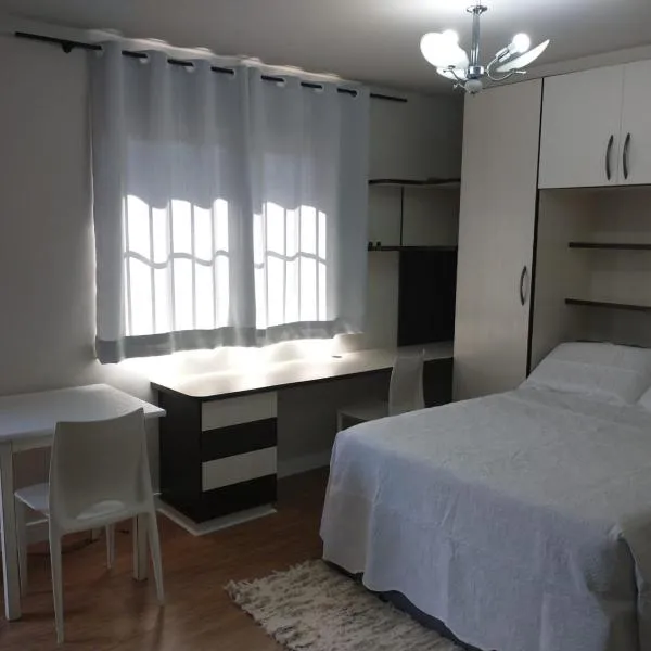 Residencial Vitor Studio 5, hotel v destinaci São José dos Pinhais