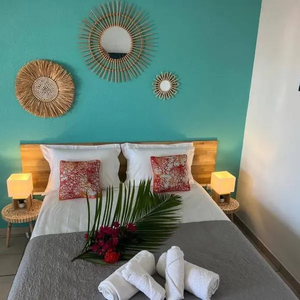 Appartement les pieds dans l'eau, hotel in Sainte-Anne