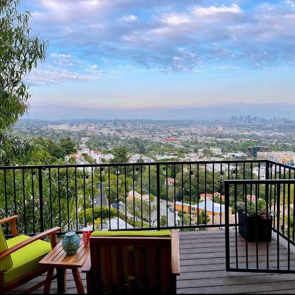 Stunning View Hollywood Hills Guest House, Los Angeles