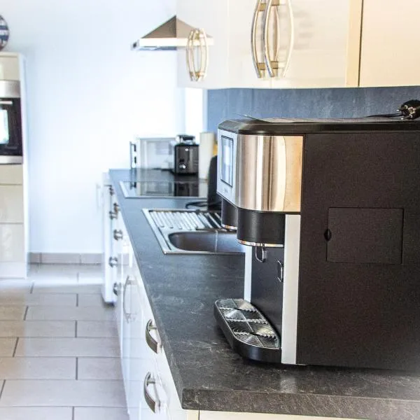 Staberhuk links - XL Ferienwohnung - Sonnendurchflutet - Terrasse, hotel v destinaci Staberdorf