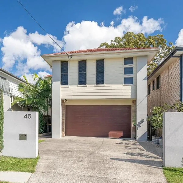 Large house 7 mins from Airport, hotel v destinaci Brisbane
