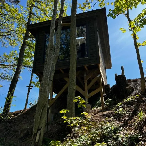 Vättervy Glamping- Ravinstuga, hotel en Habo