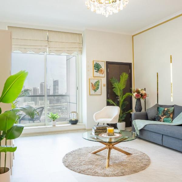 Veluxa - Designer 1 Bedroom with Sea View!, Dubai