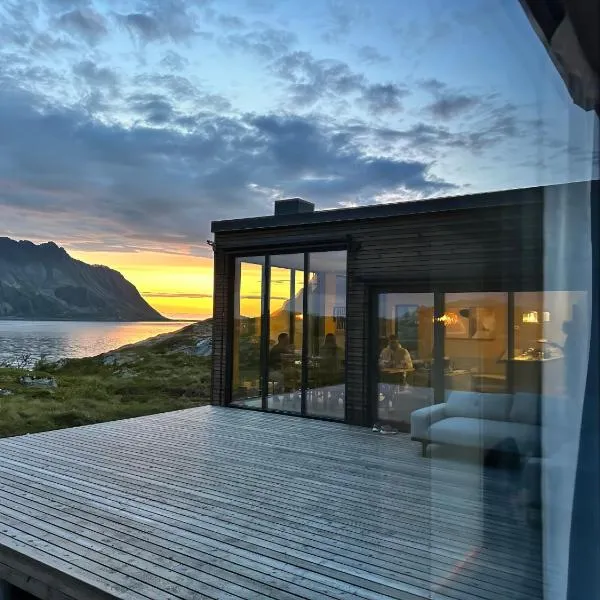 NEW! Lofoten Luxury Home near Henningsvaer, hotel v destinaci Lyngværet