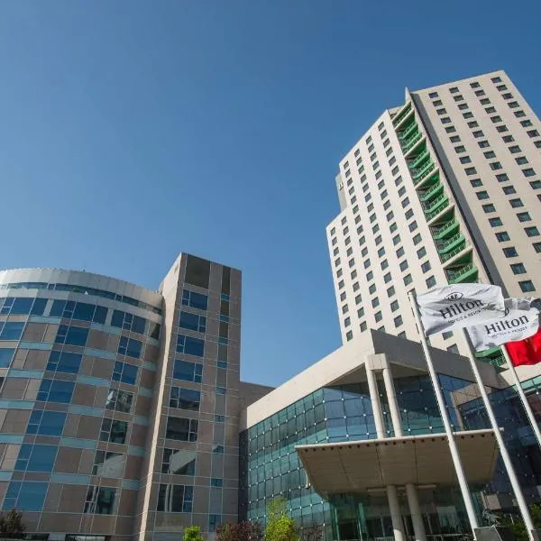 Hilton Beijing - Close to Capital Airport Express Subway & Liangma River located in the Embassy area, hotel v Pekingu