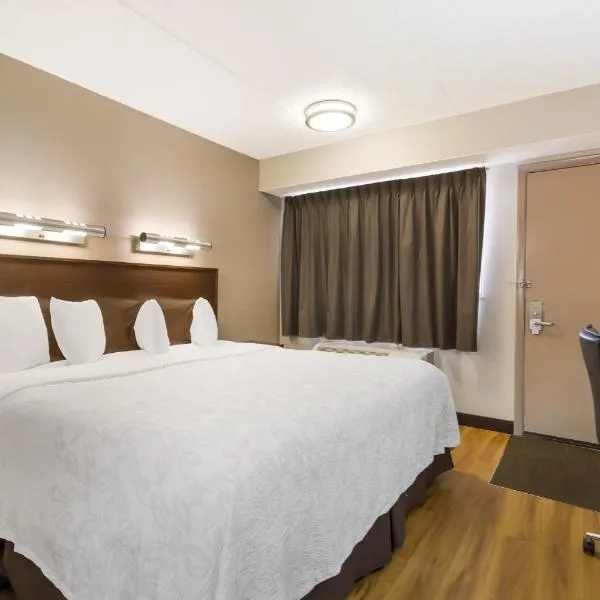 Red Roof Inn PLUS+ Nashville Airport, hotel en Nashville