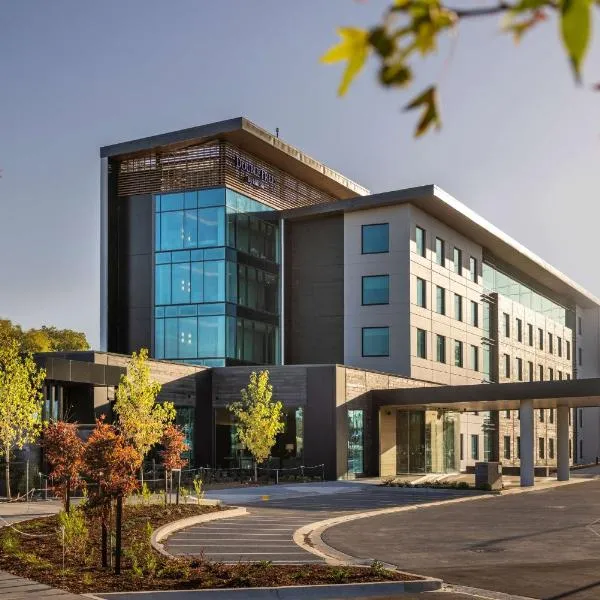 DoubleTree By Hilton Auckland Karaka, hotel in Auckland