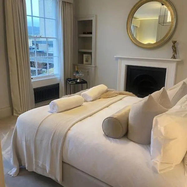 Luxury Georgian Apartment - 5 Minute Walk to Spa, hôtel à Bath