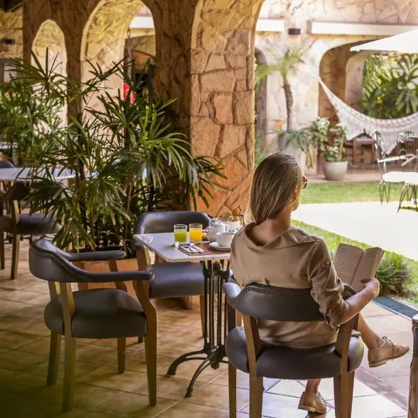 Las Lomas Casa Hotel, מלון באסונסיון