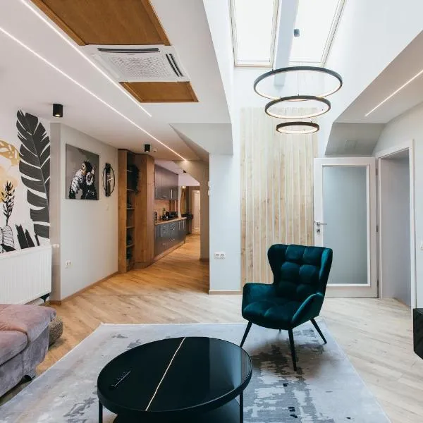 NOZON Apartments & Wellness: Odorheiu Secuiesc şehrinde bir otel