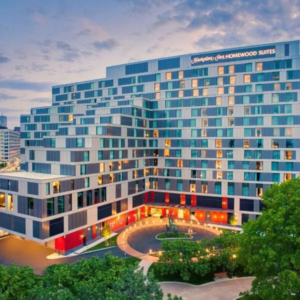 Hampton Inn Boston Seaport District，位于波士顿的酒店