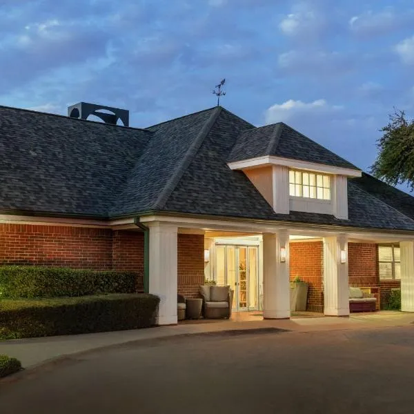 Addison Suites, hotel in Addison