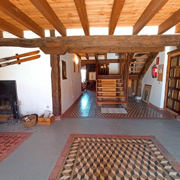 Hotel Rural La Encantada en Riaza, hotel in Becerril