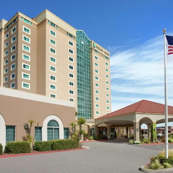 Embassy Suites by Hilton Monterey Bay Seaside, hotel a Seaside