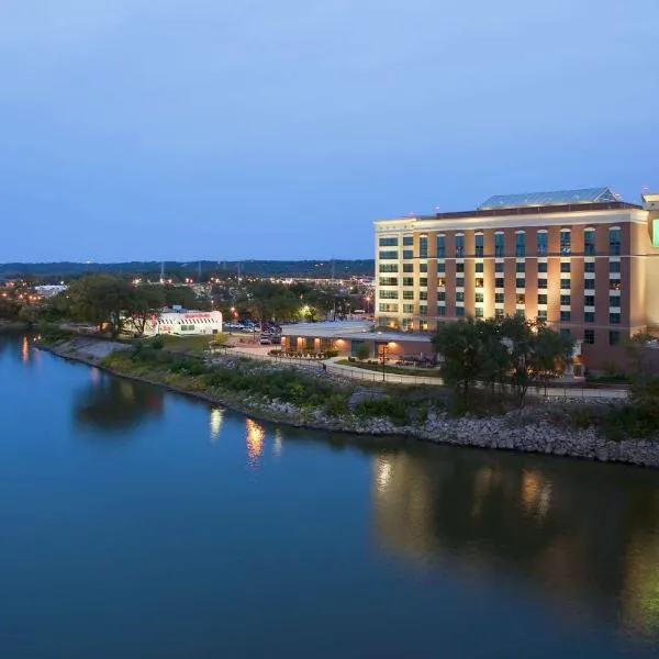 Embassy Suites East Peoria Hotel and Riverfront Conference Center, hotel v destinaci Peoria