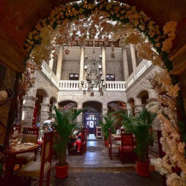 Roka Plaza Hotel Boutique – hotel w mieście Ambato