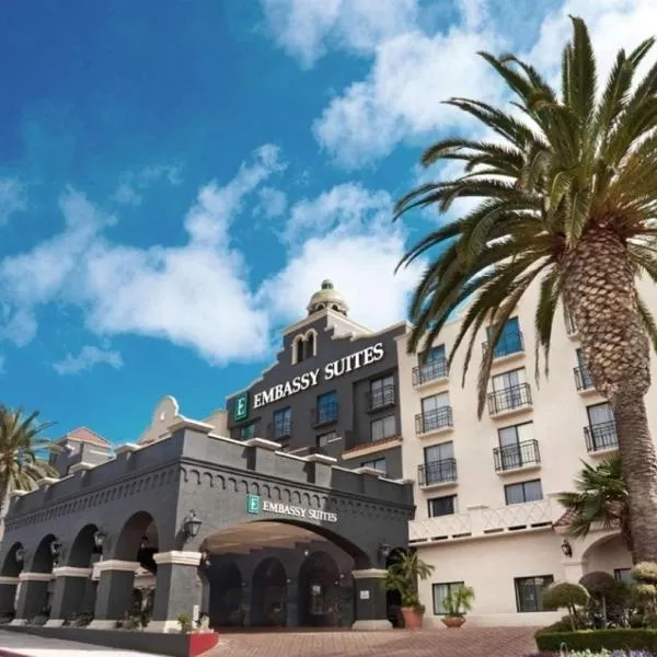 Embassy Suites by Hilton Los Angeles International Airport South, hôtel à El Segundo