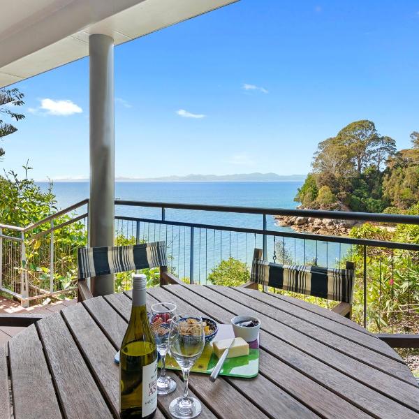 Breakers Bay on the beach - Kaiteriteri Home
