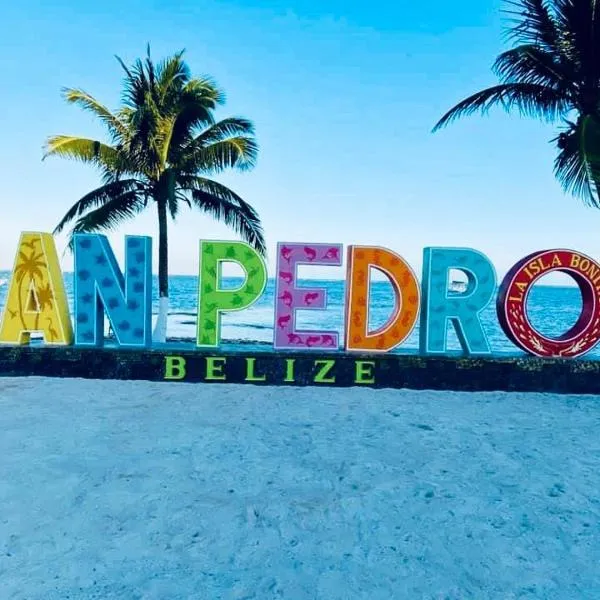 Coastal Bay Suite & Golf Cart Rental, hotel in San Pedro