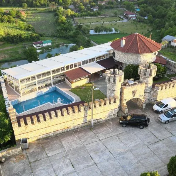 Комплекс Замъка, hotel Malŭk Porovets városában