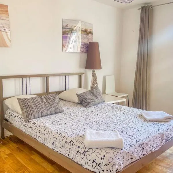 Appartement Saint Cyprien, hôtel à Toulouse