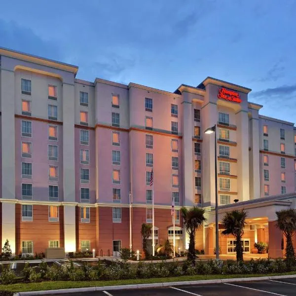 Hampton Inn & Suites Orlando Airport at Gateway Village, hôtel à Orlando