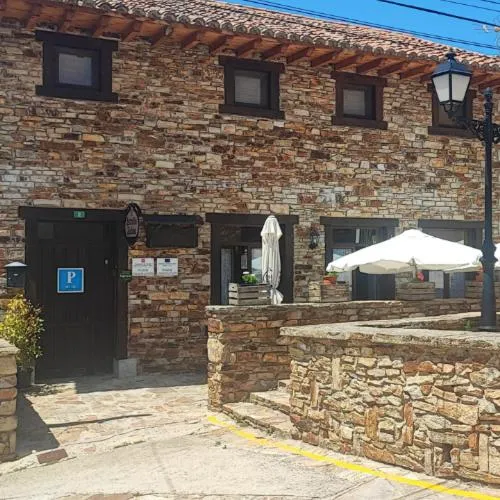 Posada de Serrada, ξενοδοχείο σε Serrada de la Fuente