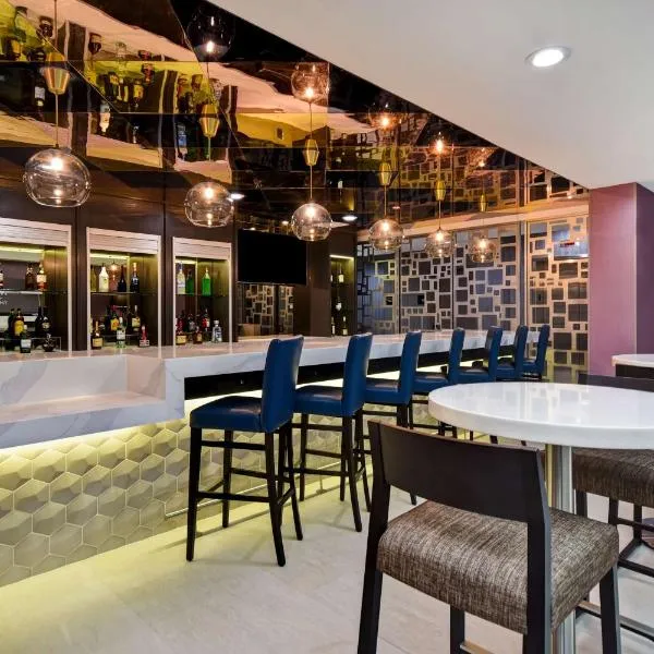 Hampton Inn NY-JFK, hotel en Queens