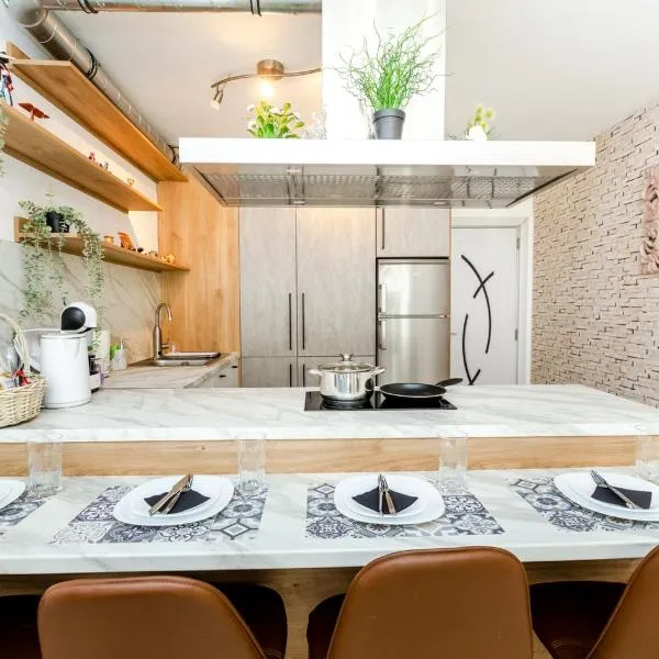 The White Apartment 3BR - free parking, hotel in Sofia