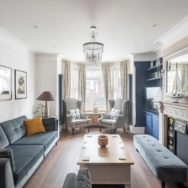 Beautiful Spacious Beach Home Newly Renovated, ξενοδοχείο σε Felixstowe