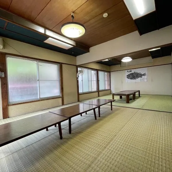 素泊まり民宿とみや全部屋個室, hotel a Oshima