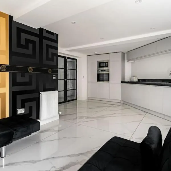 Modern 3BHK near Edinburgh zoo，位于爱丁堡的酒店