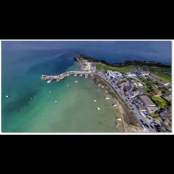 The Lifeboat & Seaview Terrace，位于斯凯里斯的酒店