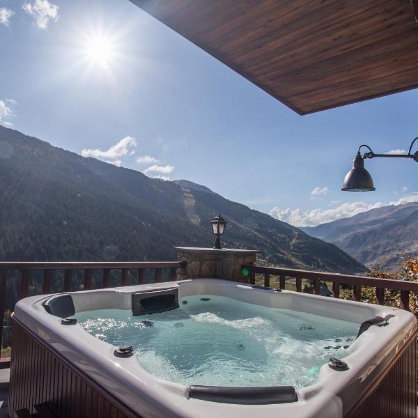 Luxury Treeline Residence with Hot Tub - By Ski Chalet Andorra