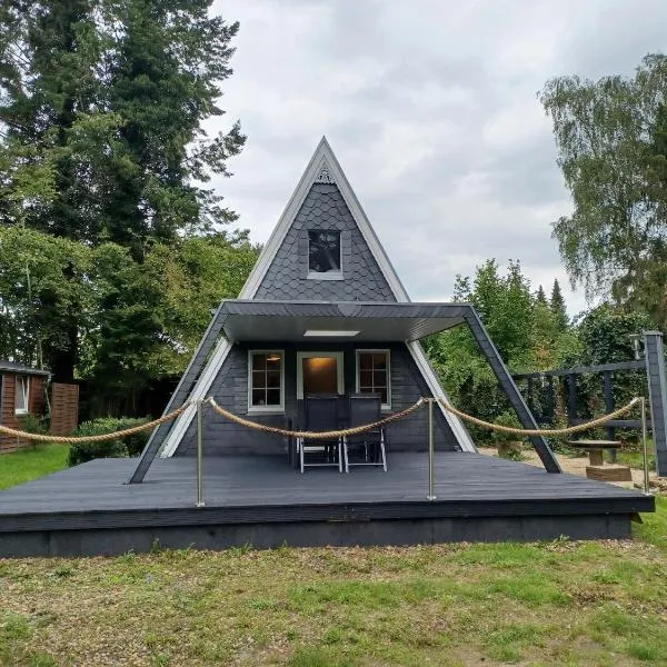 Ferienhaus Elbliebe - kleine Hunde bis 25 cm willkommen, hotel in Dannenberg