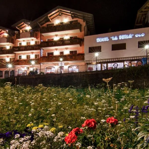 Family Hotel La Perla, hotel v destinaci Fiera di Primiero