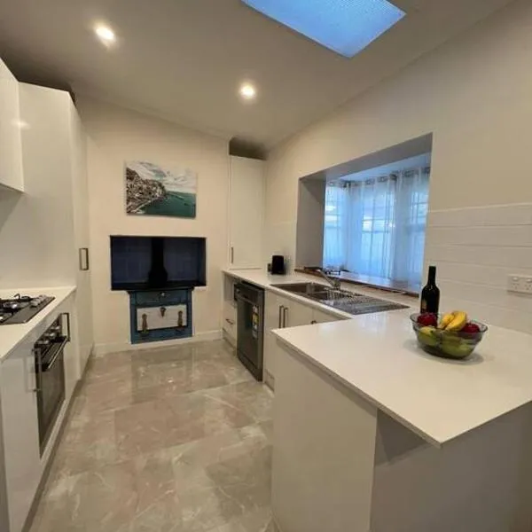 Close to CBD Renovated Cottage, Hotel in Prospect